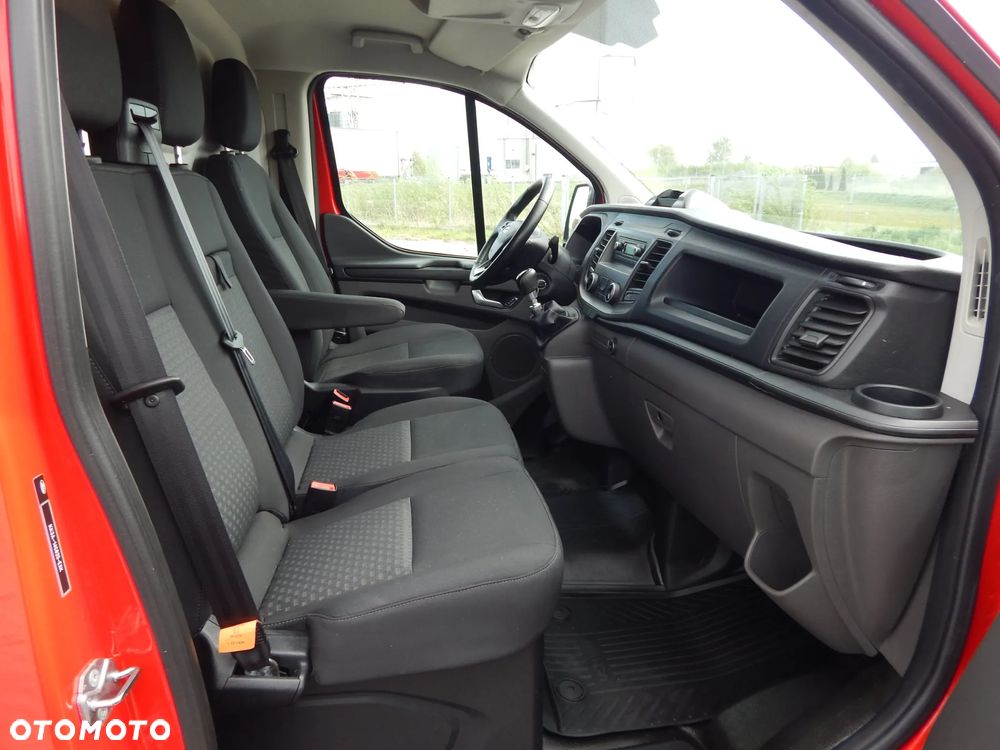 Ford Custom Transit - 15