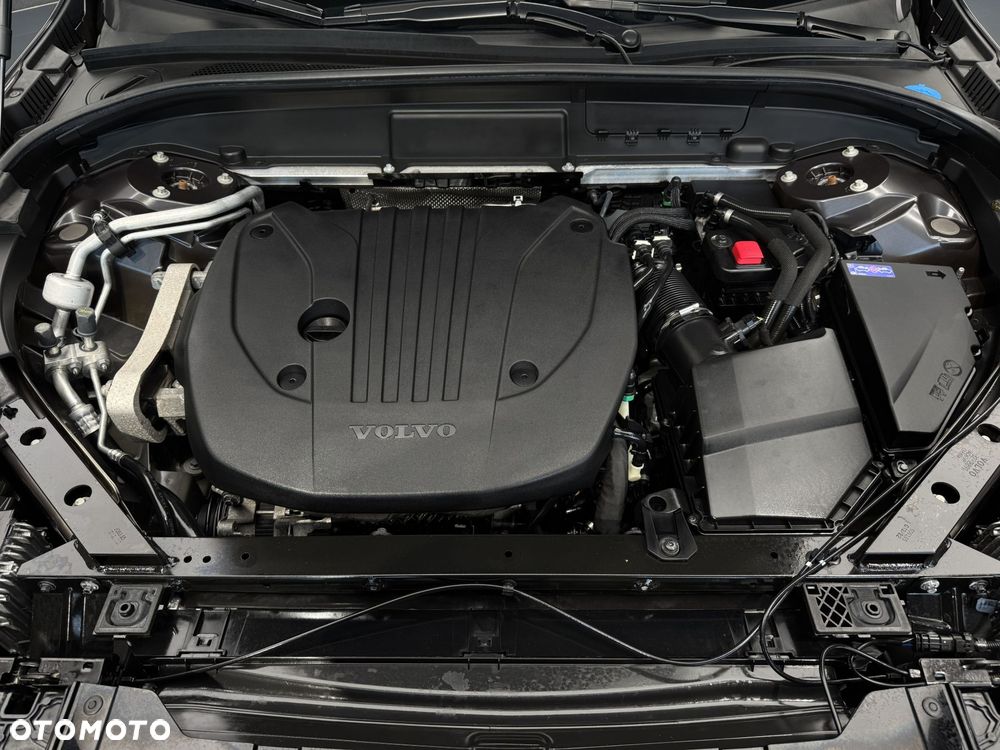 Volvo XC 60 B4 B Momentum Pro - 23