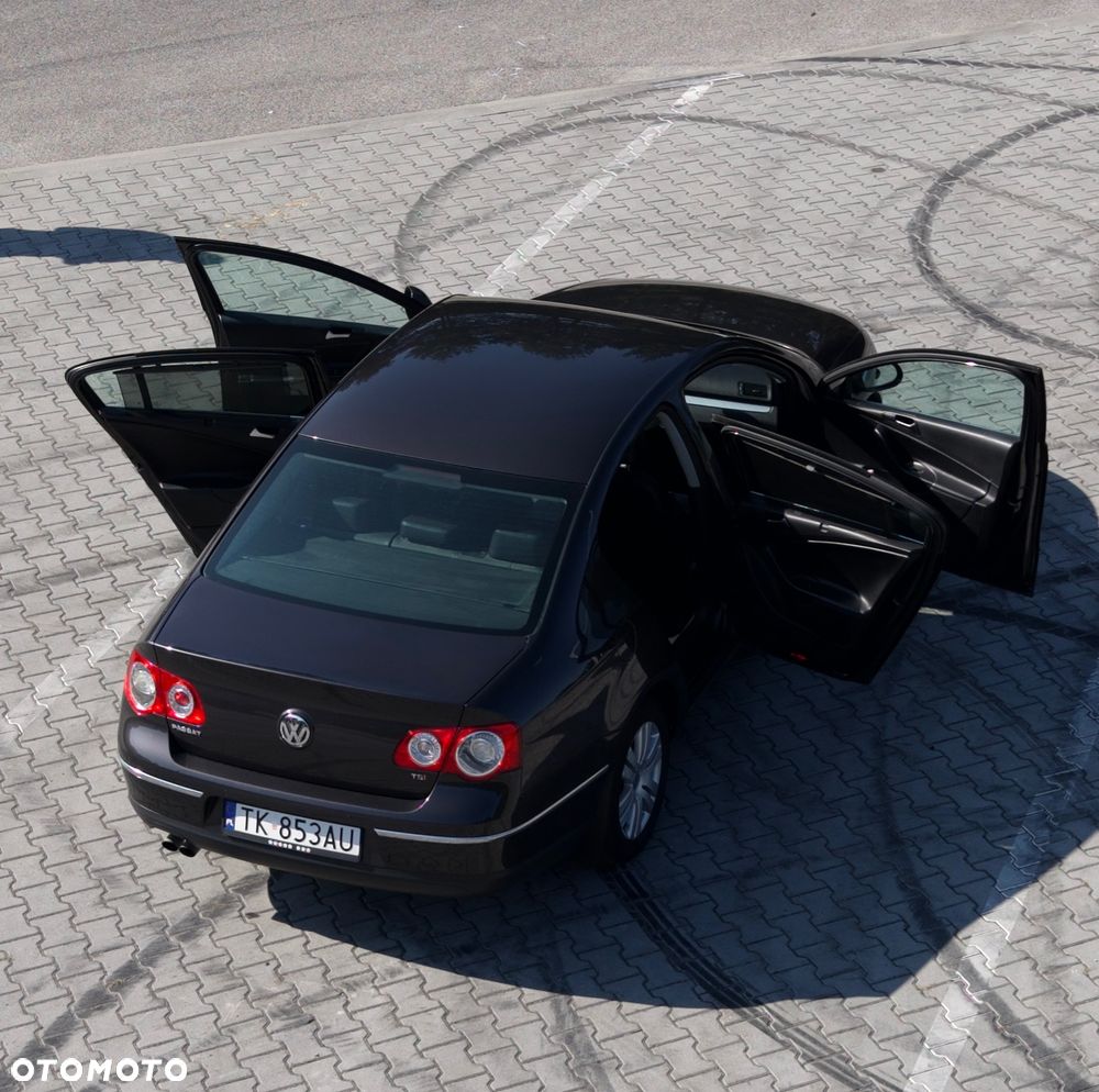 Volkswagen Passat 1.8 TSI Highline - 23