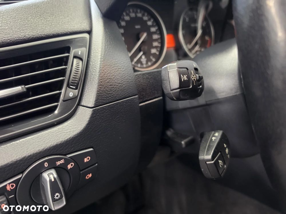 BMW X1 xDrive18d Sport Line - 27