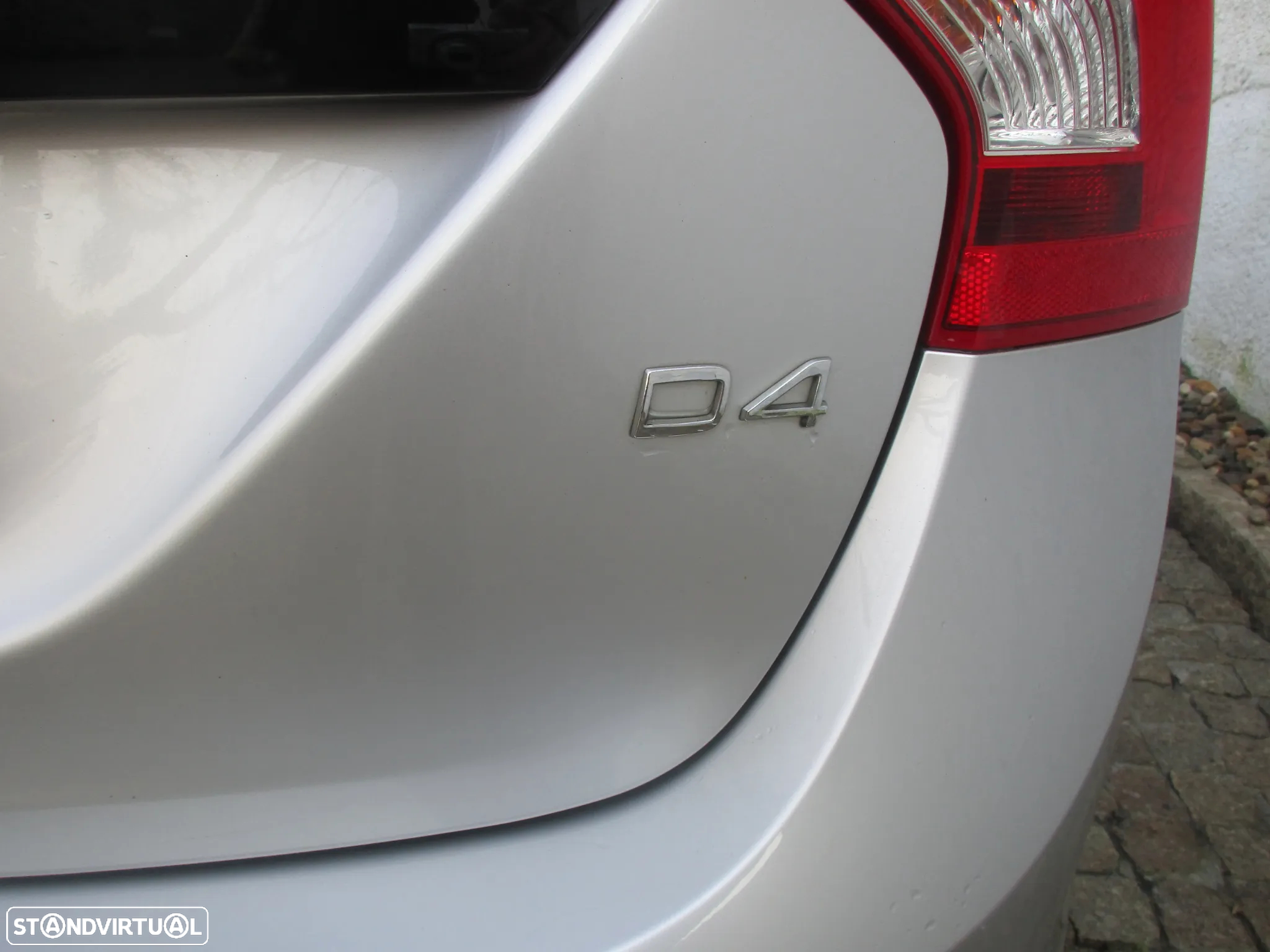 Volvo V60 2.0 D4 Momentum - 5