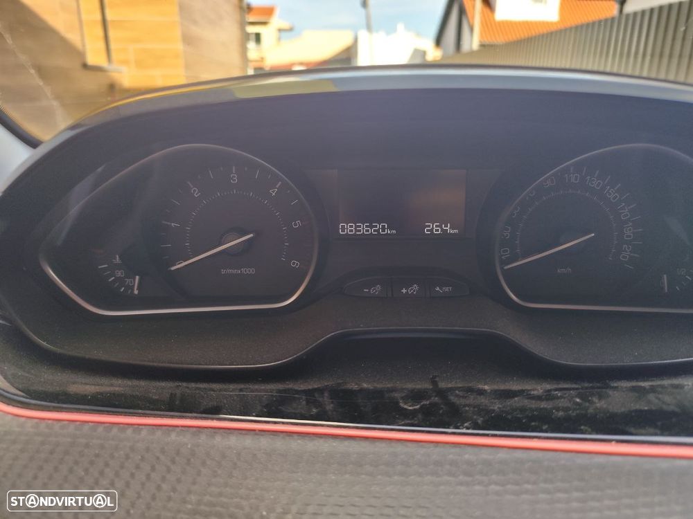 Peugeot 208 1.6 BlueHDi Style - 6