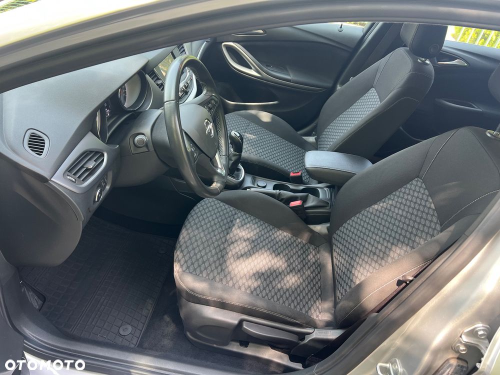 Opel Astra 1.2 T Edition S&S - 12