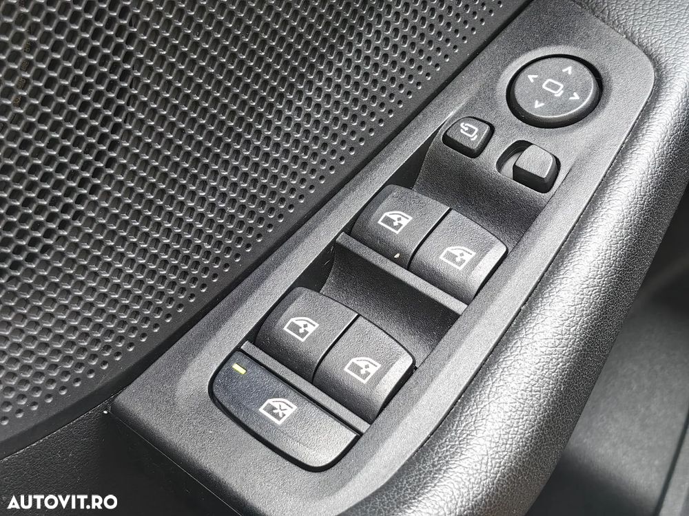 BMW Seria 1 116d Aut. - 28