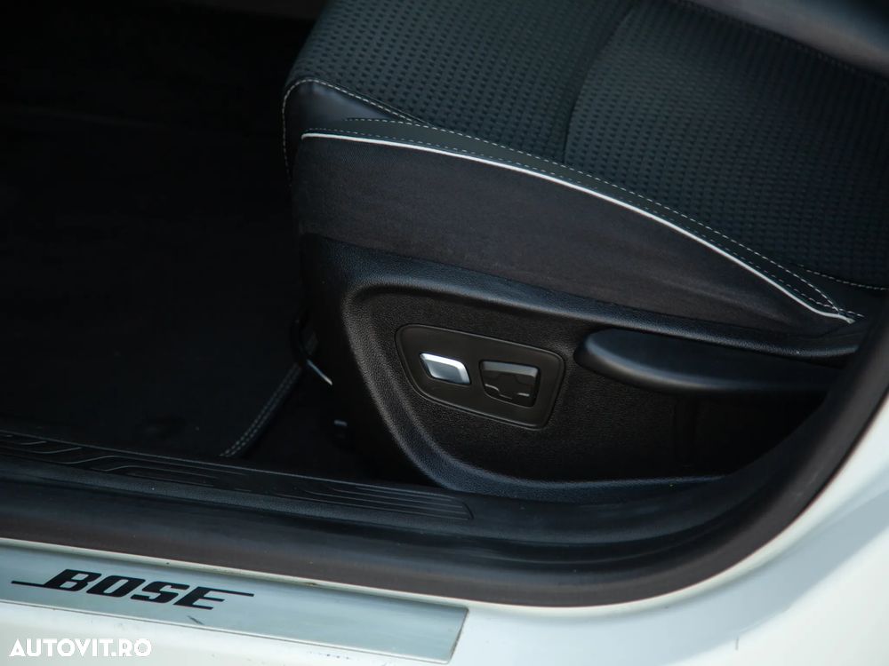 Renault Megane ENERGY dCi 110 EDC BOSE EDITION - 33