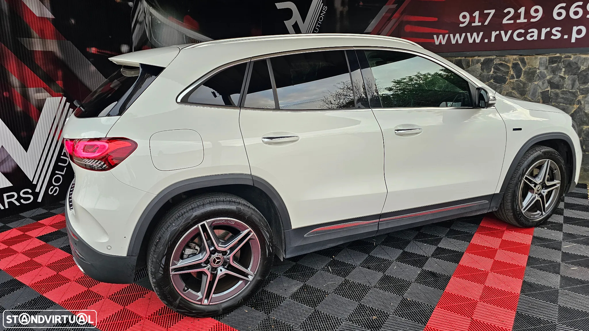 Mercedes-Benz GLA 250 e AMG Line - 14