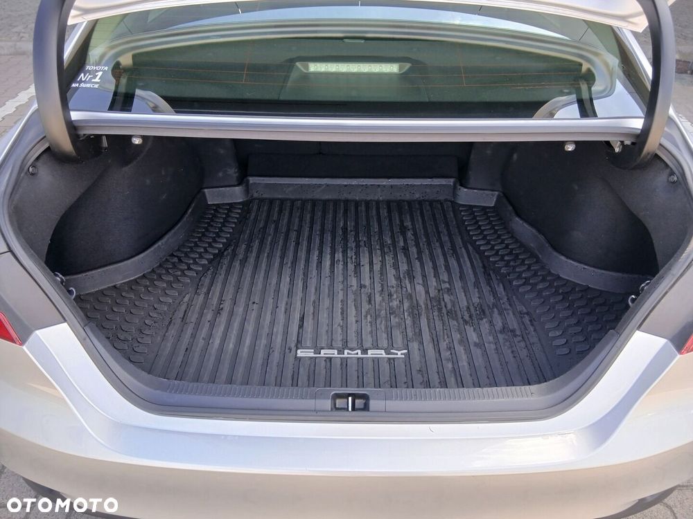 Toyota Camry 2.5 Hybrid Comfort CVT - 7