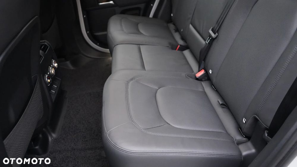 Land Rover Defender 3.0 D350 mHEV X-Dynamic HSE - 27