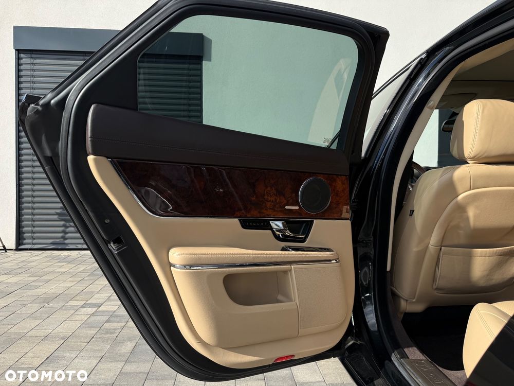 Jaguar XJ 5.0 V8 Premium Luxury - 37