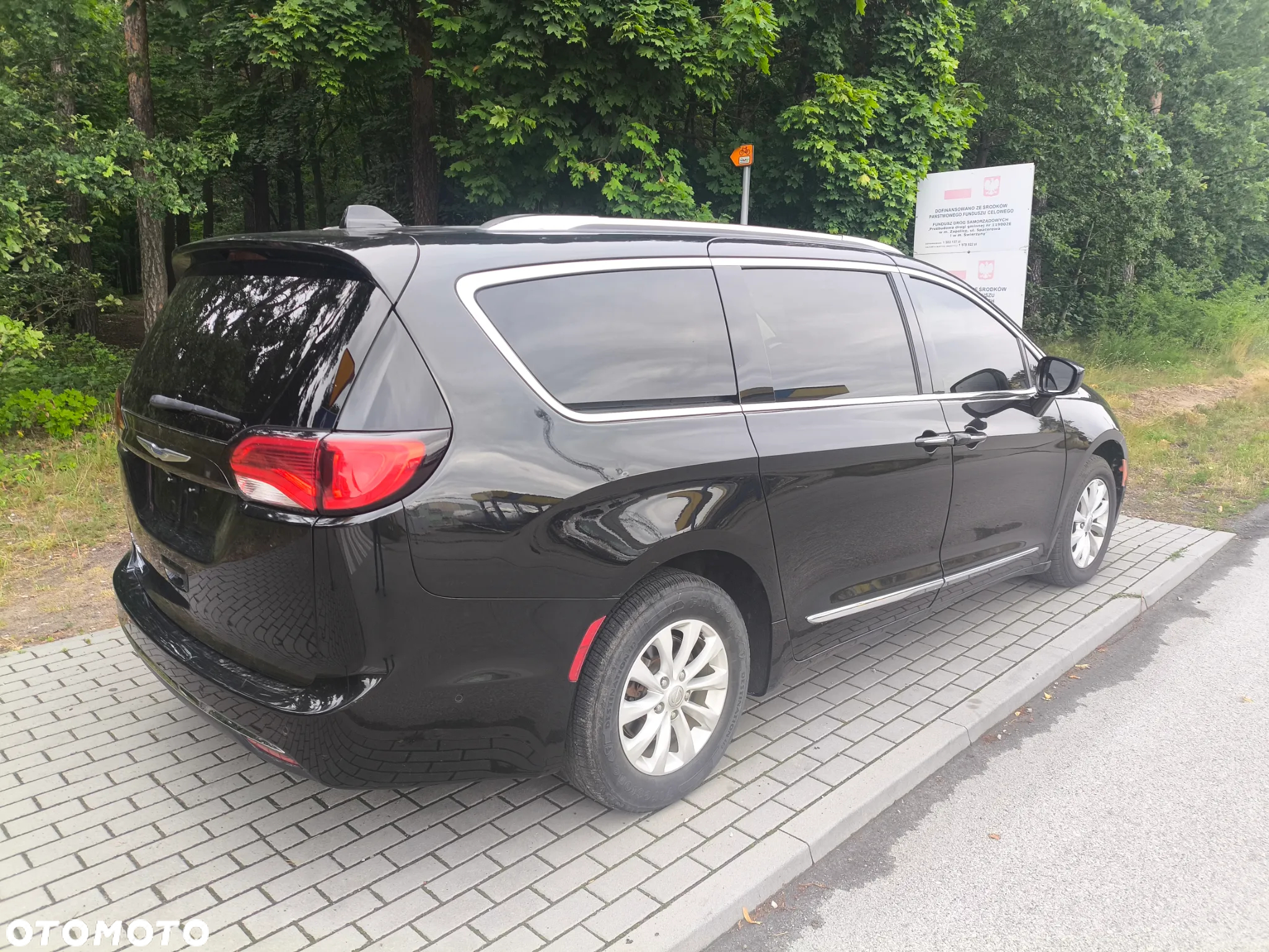 Chrysler Pacifica - 7