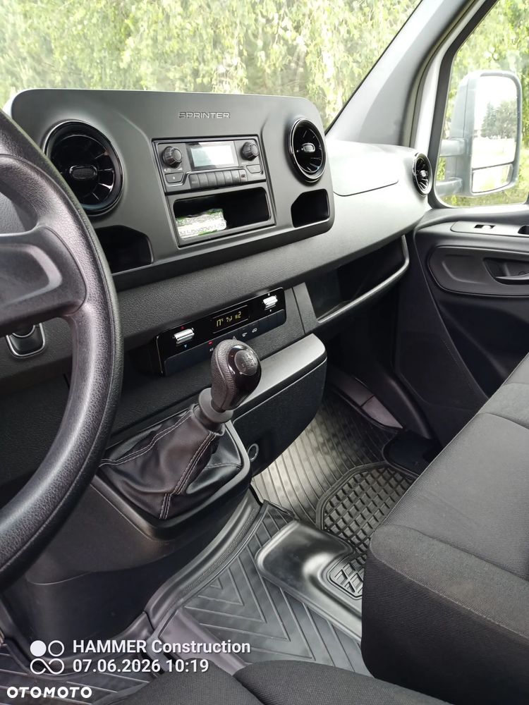 Mercedes-Benz Sprinter - 16