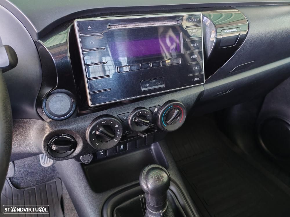 Toyota Hilux 2.4 D4-D 4WD - 10