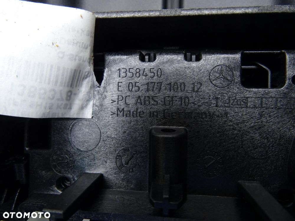PODŁOKIETNIK ŚRODKOWY TUNELU 1358450 MERCEDES W177 A-KLASA - 8