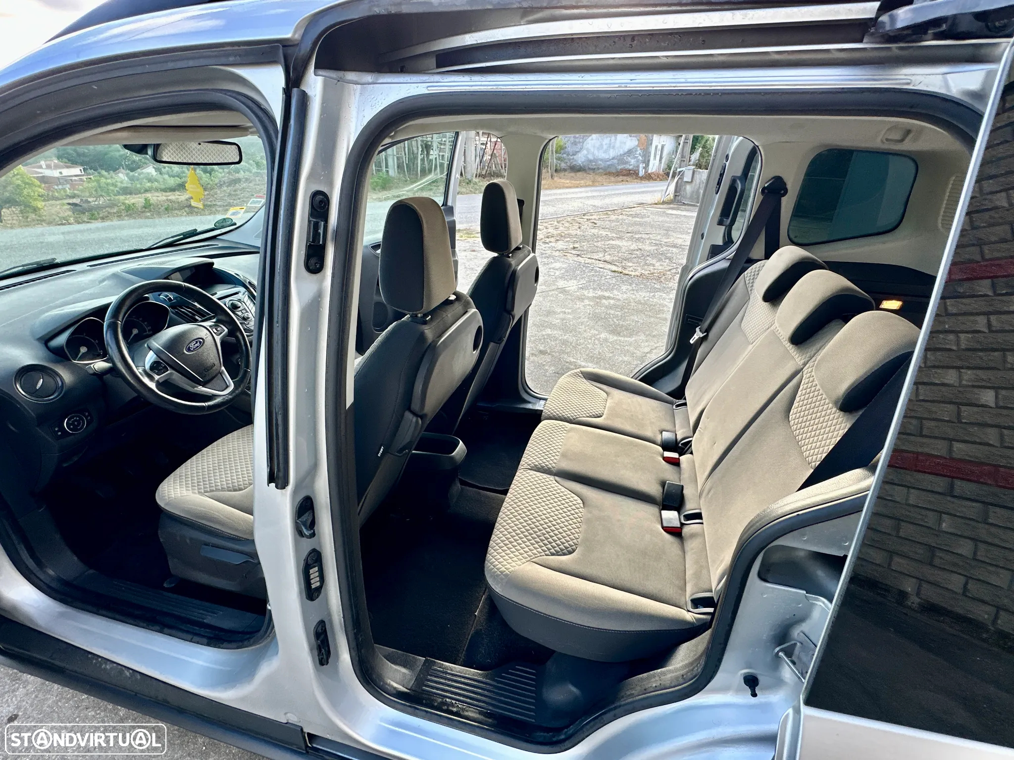 Ford Transit Connect 1.5 TDCi 220 L1 Trend - 6