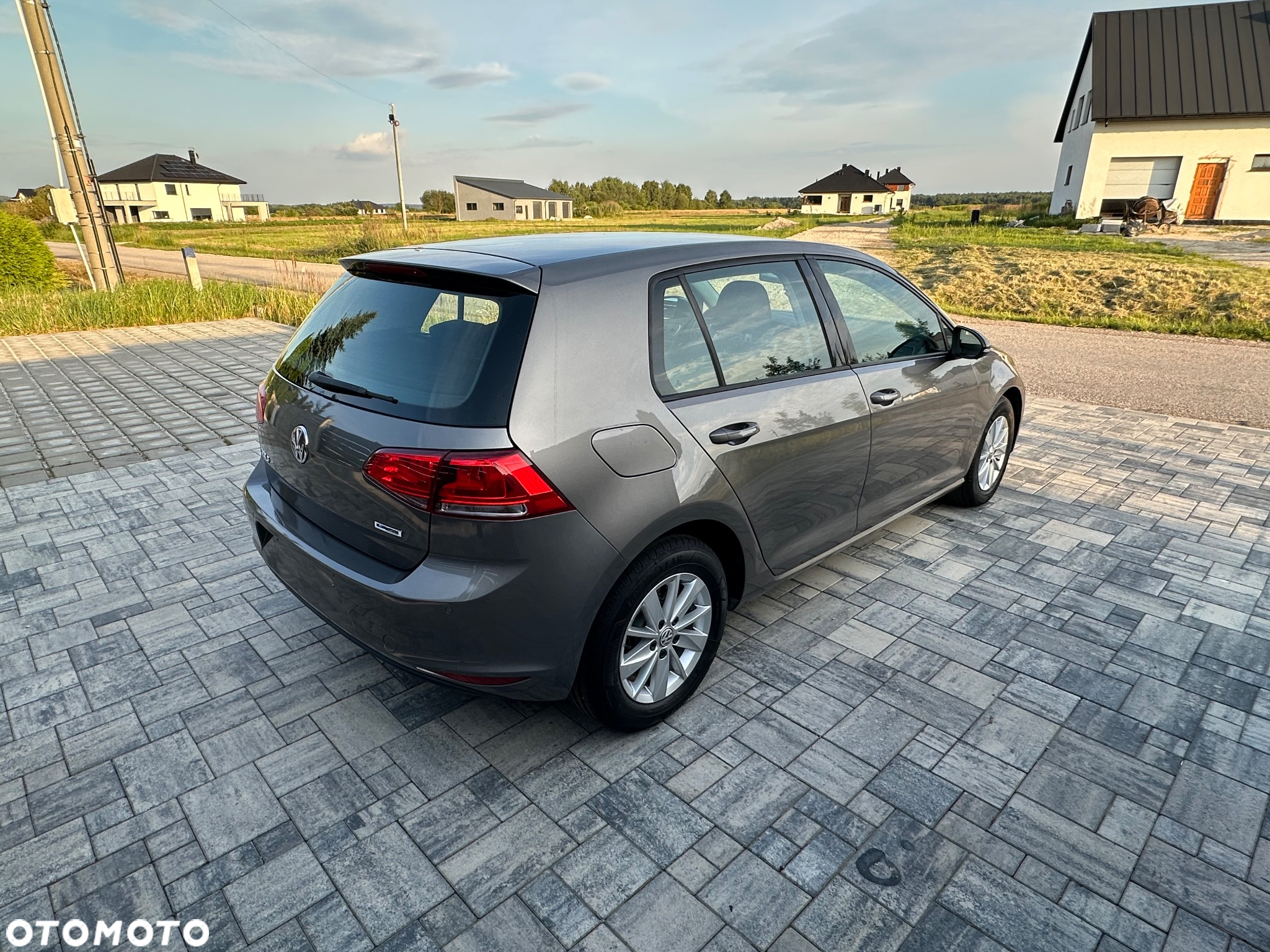 Volkswagen Golf 1.6 BlueTDI Comfortline - 3