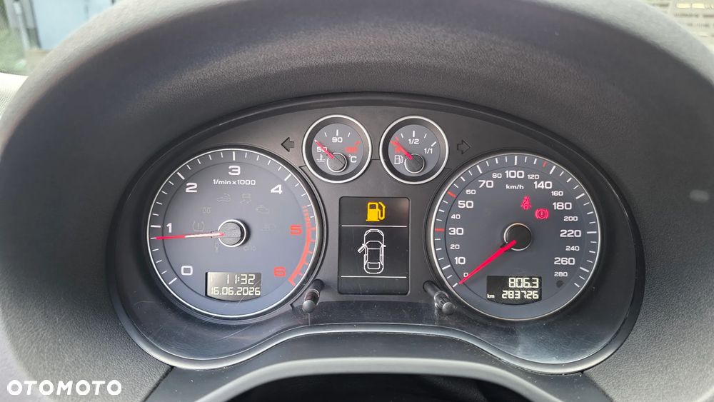 Audi A3 3-drzwiowe 1.6 TDI DPF Attraction - 30