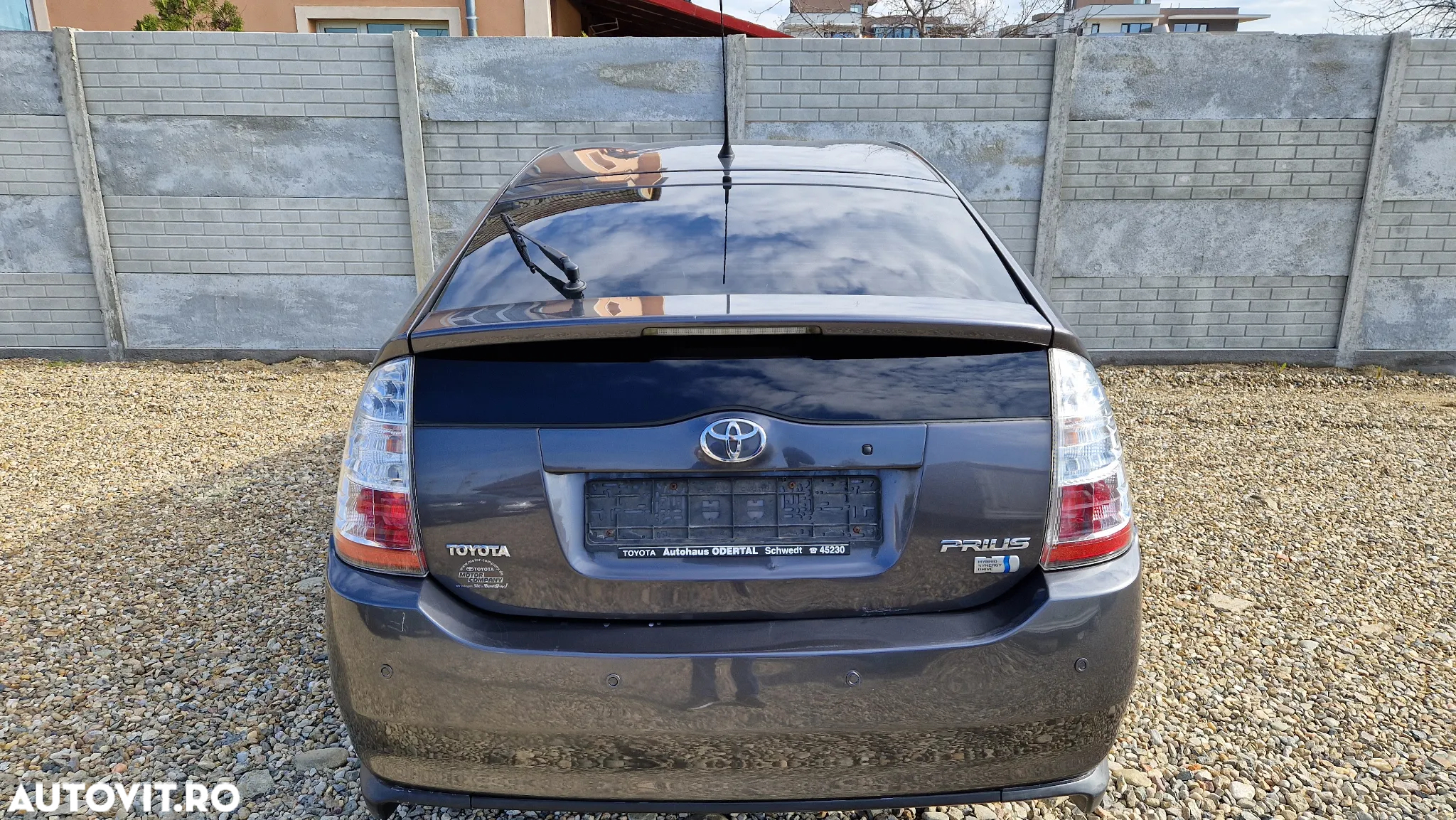 Toyota Prius - 5