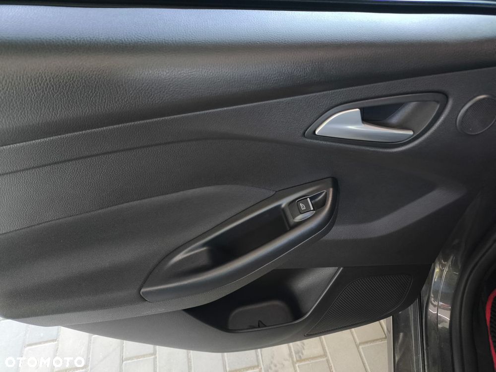 Ford Focus 2.0 EcoBoost ST-2 - 22