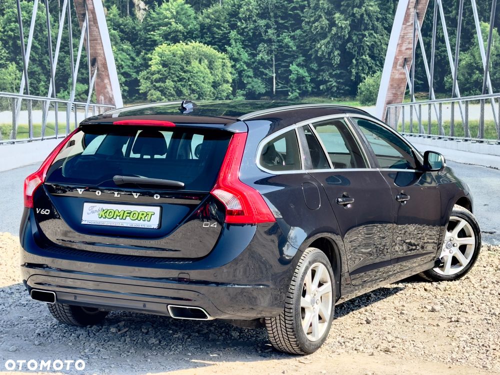 Volvo V60 D4 Geartronic Momentum - 12