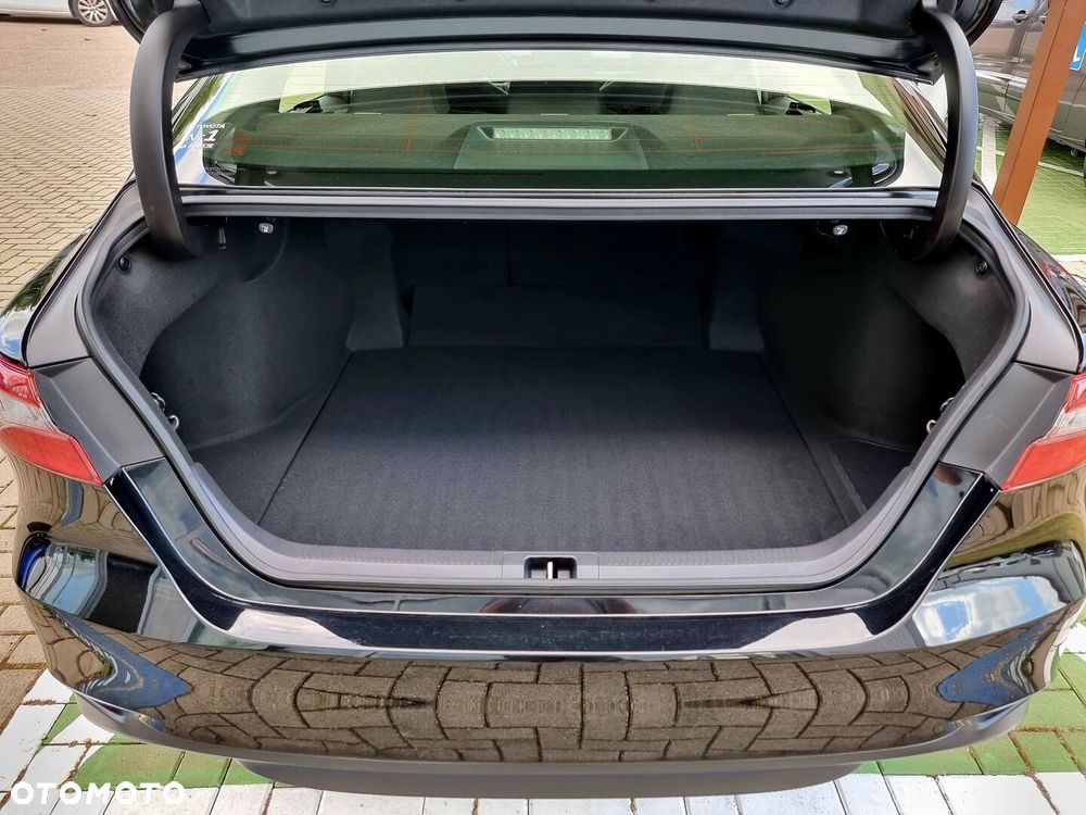 Toyota Camry 2.5 Hybrid Comfort CVT - 19