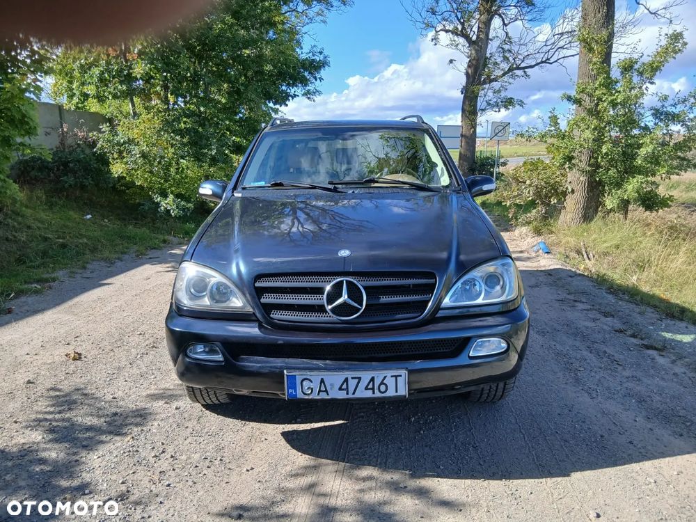 Mercedes-Benz ML - 12
