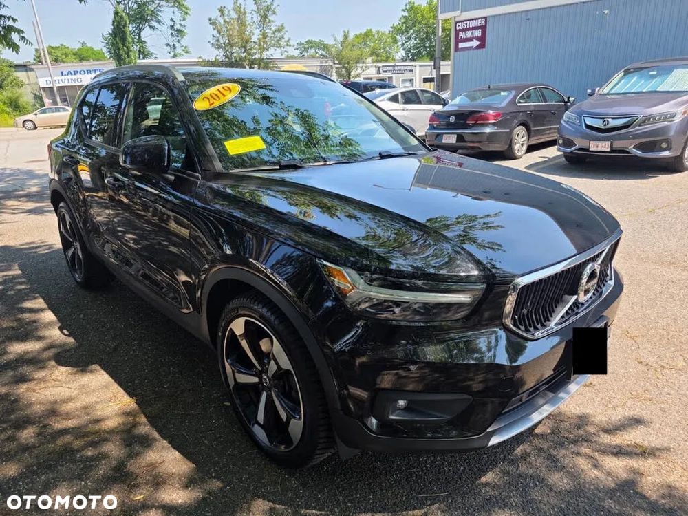 Volvo XC 40 T5 AWD Momentum - 3