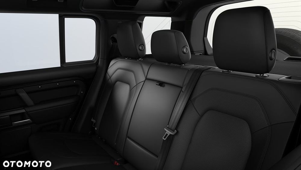 Land Rover Defender 110 D250 X-Dynamic SE - 5