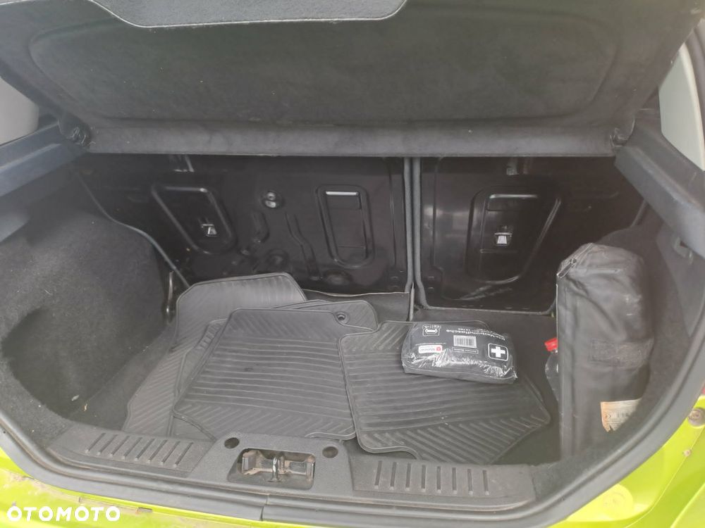 Ford Fiesta 1.4 Trend - 17