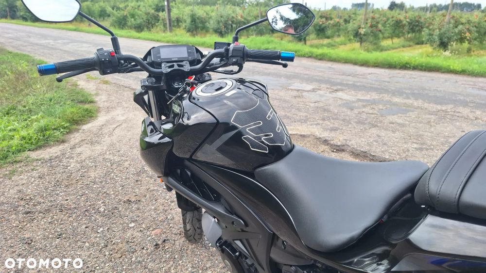 Suzuki GSX - 33