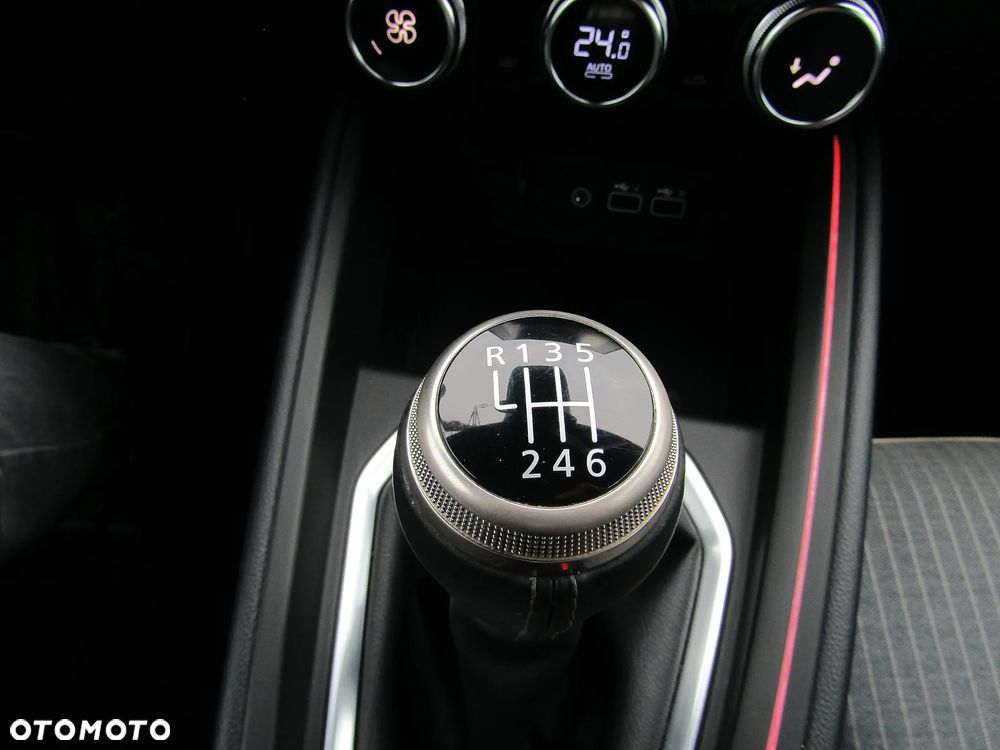 Renault Clio 1.0 TCe Techno - 21