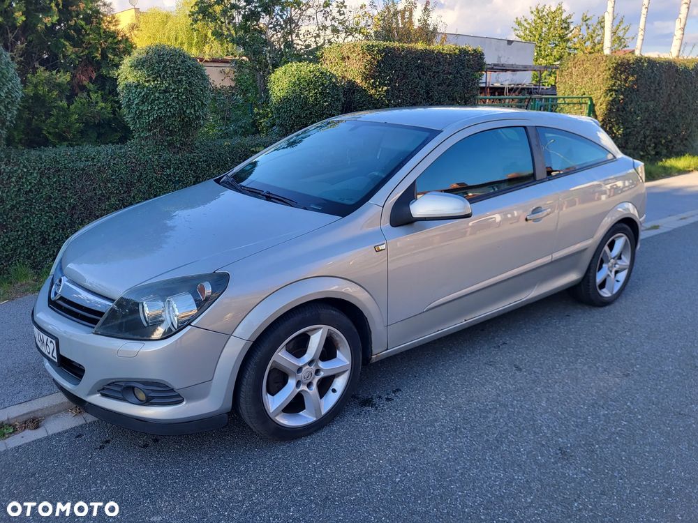 Opel Astra III GTC 1.9 CDTI Sport - 1
