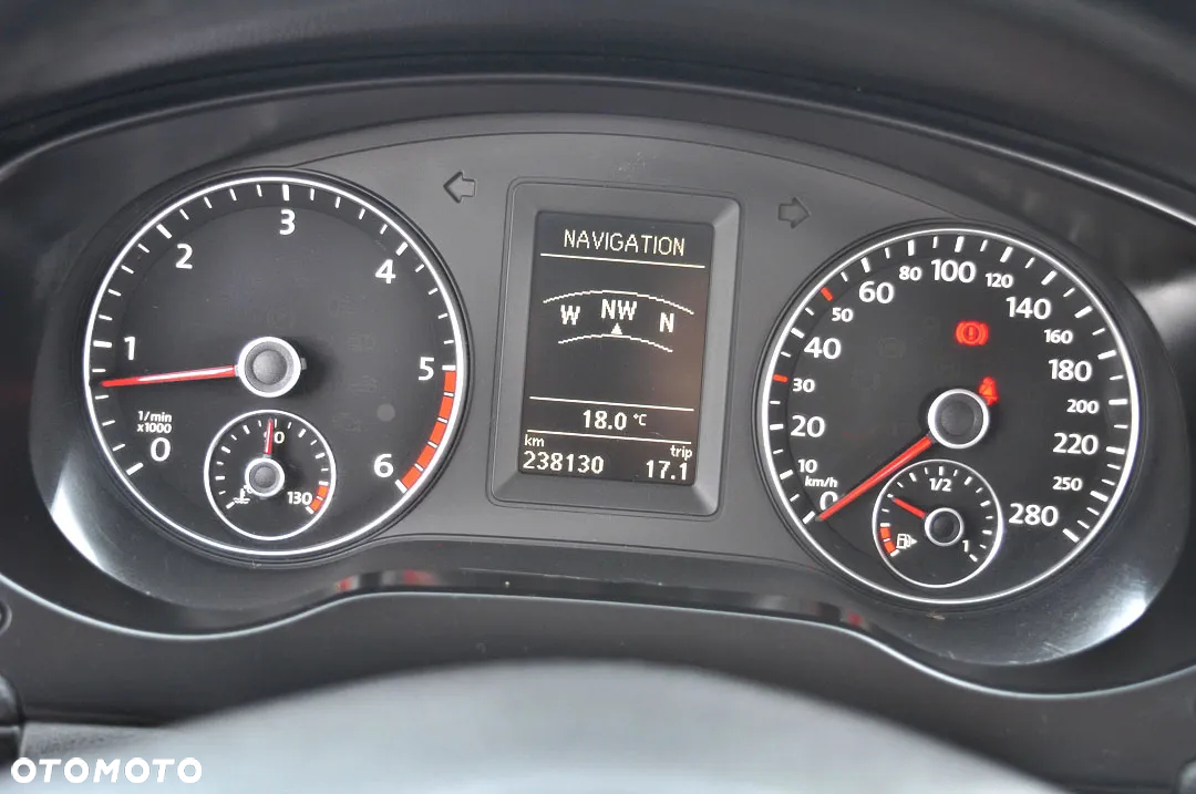Volkswagen Jetta 1.6 TDI Comfortline - 24
