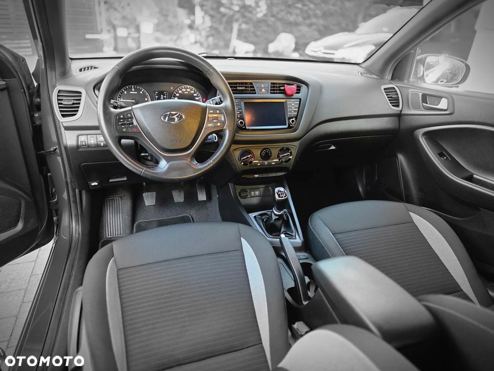 Hyundai i20 - 21