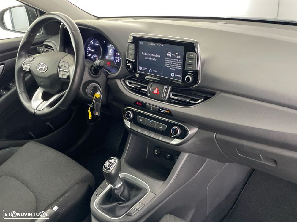 Hyundai i30 1.6 CRDI STyle — fotografia 22