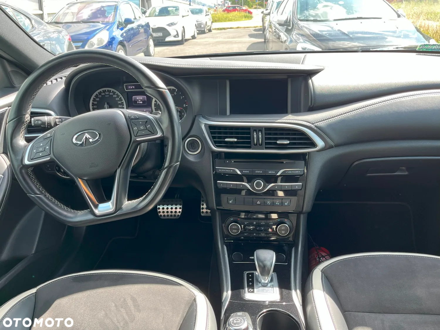 Infiniti Q30 2.0t Sport AWD 7DCT - 11