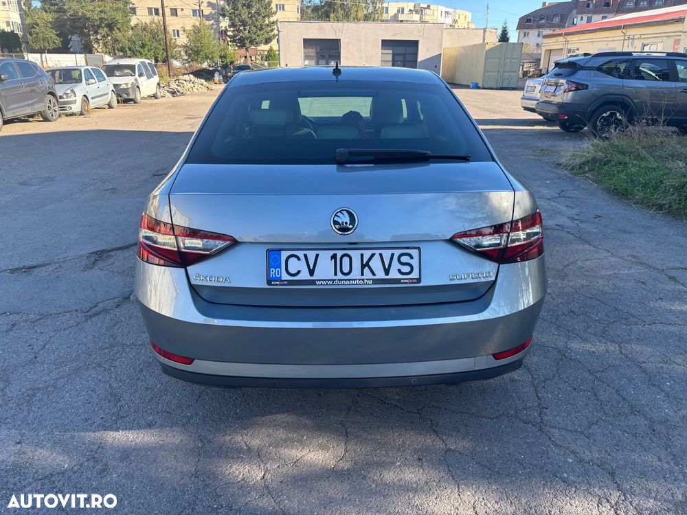 Skoda Superb 2.0 TDI DSG Style - 2