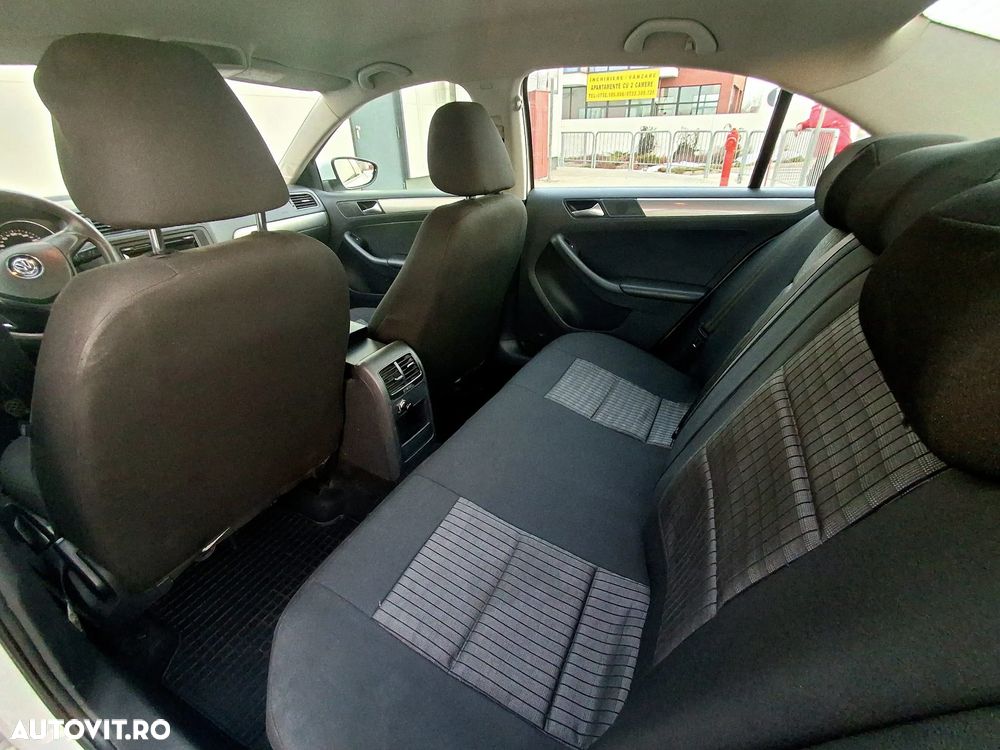 Volkswagen Jetta 2.0 TDI Comfortline - 5