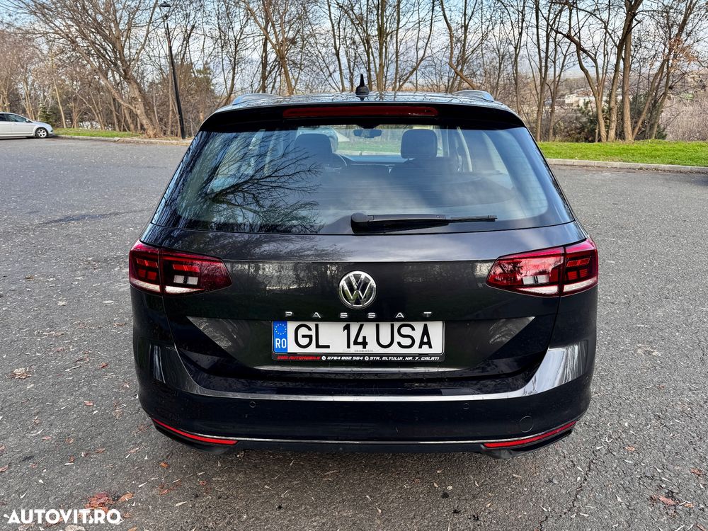 Volkswagen Passat - 1