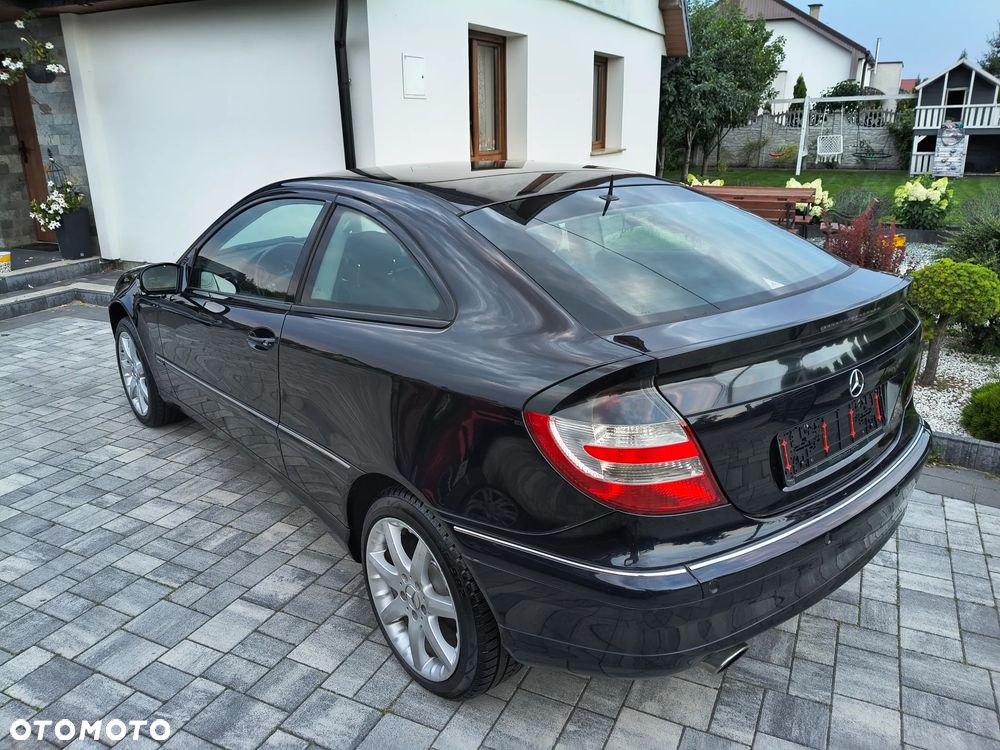 Mercedes-Benz Klasa C 180 Kompressor Sport Edition - 23