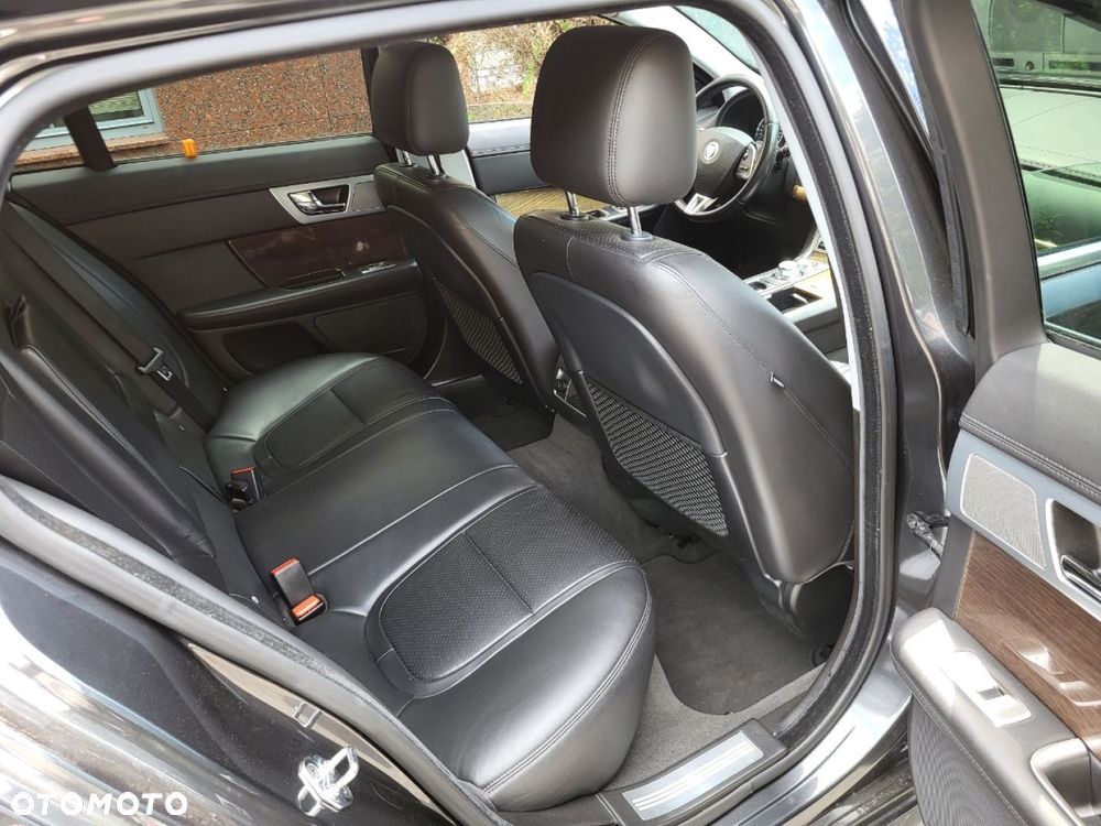Jaguar XF - 25