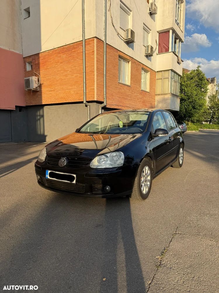 Volkswagen Golf - 1