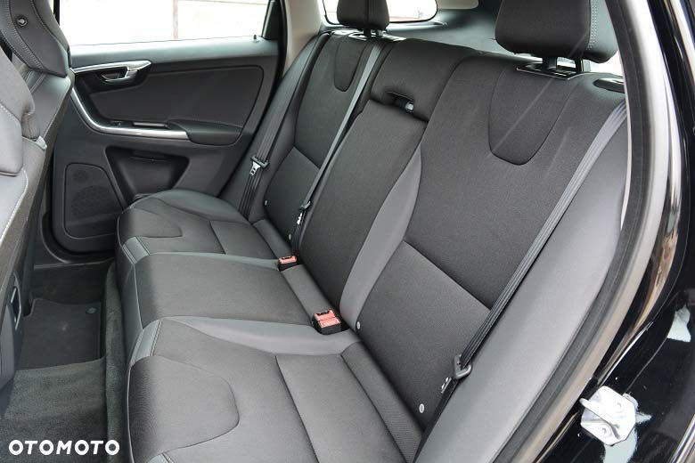 Volvo XC 60 D4 AWD Momentum - 12