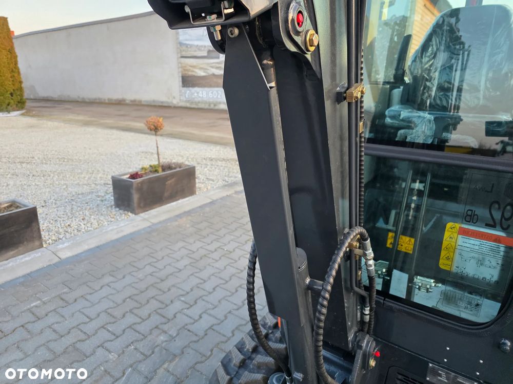 Inny NOWA minikoparka TORQMATIK ME18, silnik Yanmar 3TNV74F 11.2 kW - 24