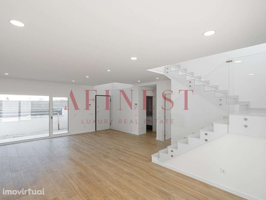 MORADIA T4 EM FOROS DA AMORA / SEIXAL - Grande imagem: 3/34