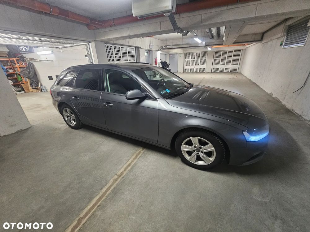 Audi A4 Avant 2.0 TDI DPF Ambiente - 5