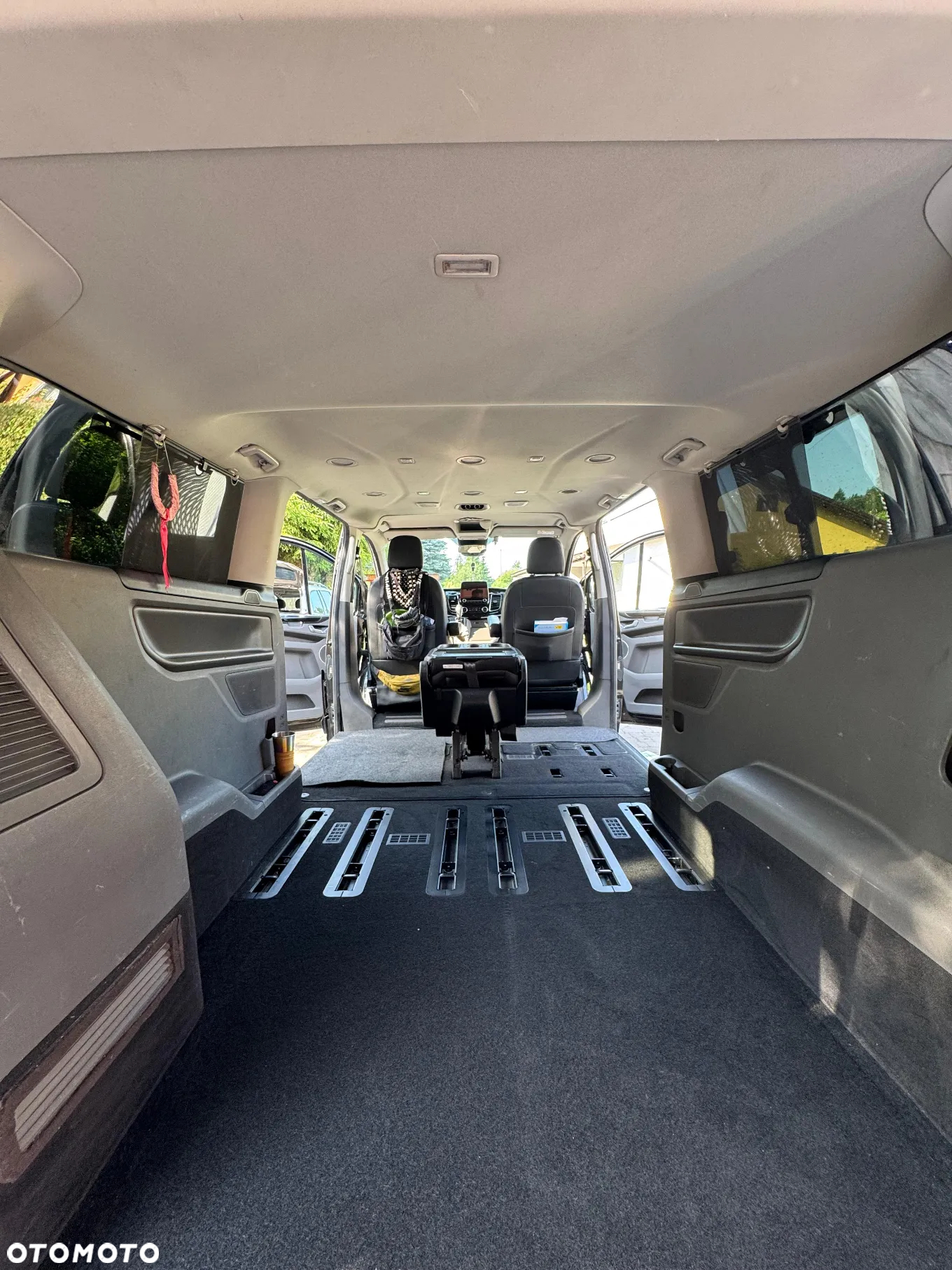 Ford Tourneo Custom - 14