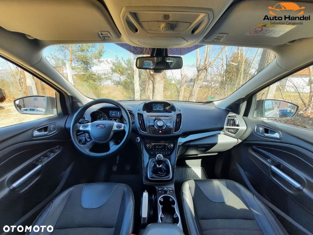 Ford Kuga 1.5 EcoBoost 2x4 Titanium - 5