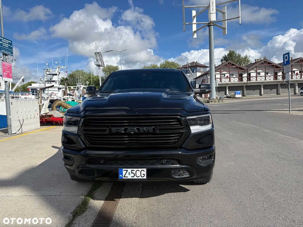 RAM 1500 5.7 Crew Cab Longbed Laramie Black - 38