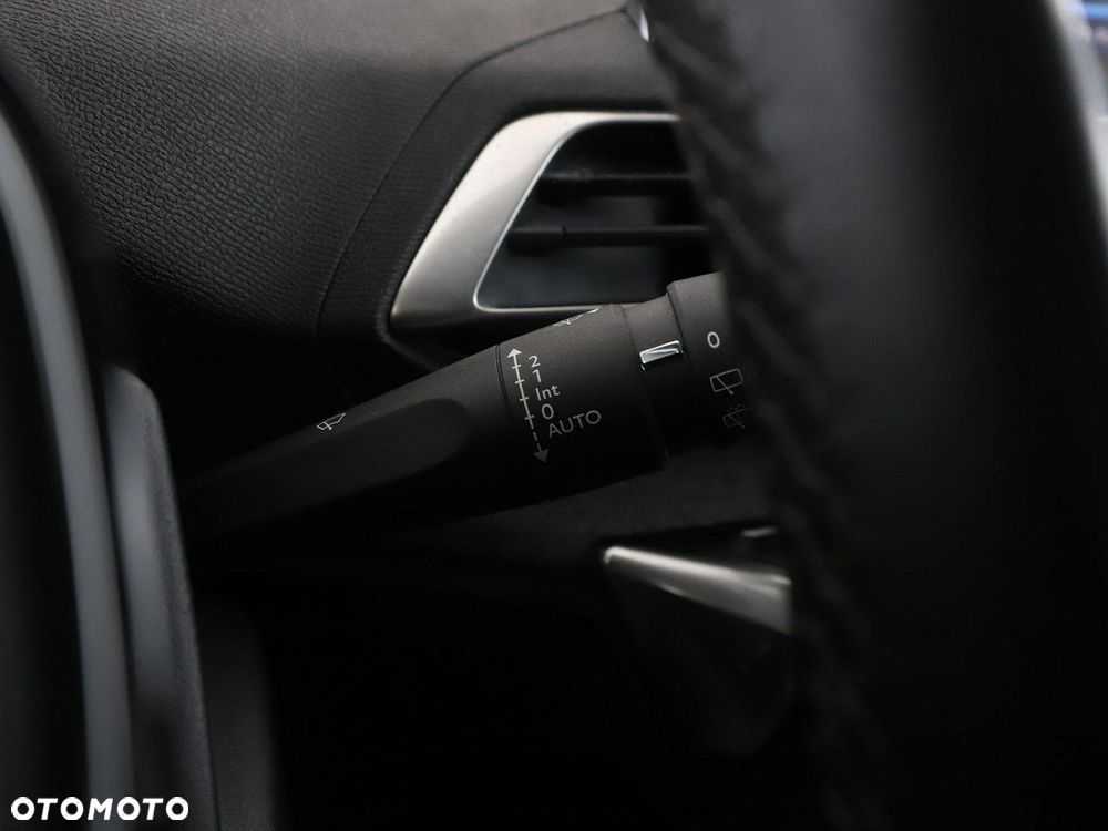 Peugeot 3008 1.2 PureTech Allure - 33