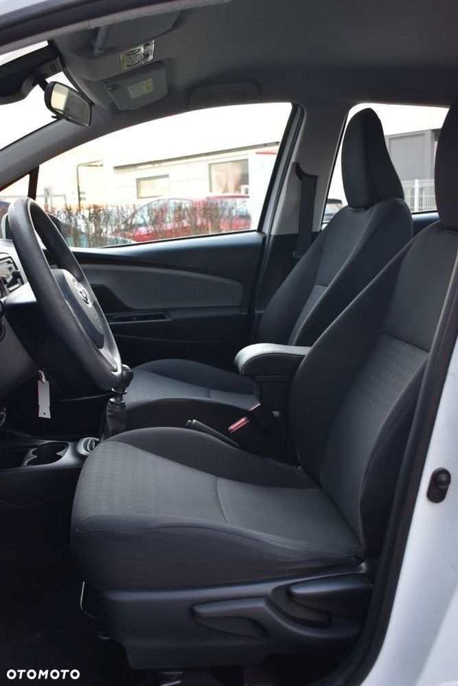 Toyota Yaris - 12